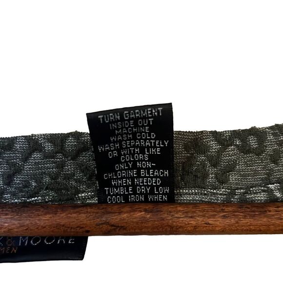 Preswick & Moore Scoop Neck Stretch Shirt - Picture 6 of 7